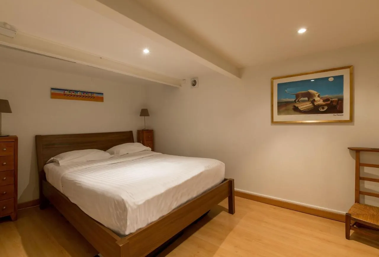 Veeve - Escape By The Seine Holiday home